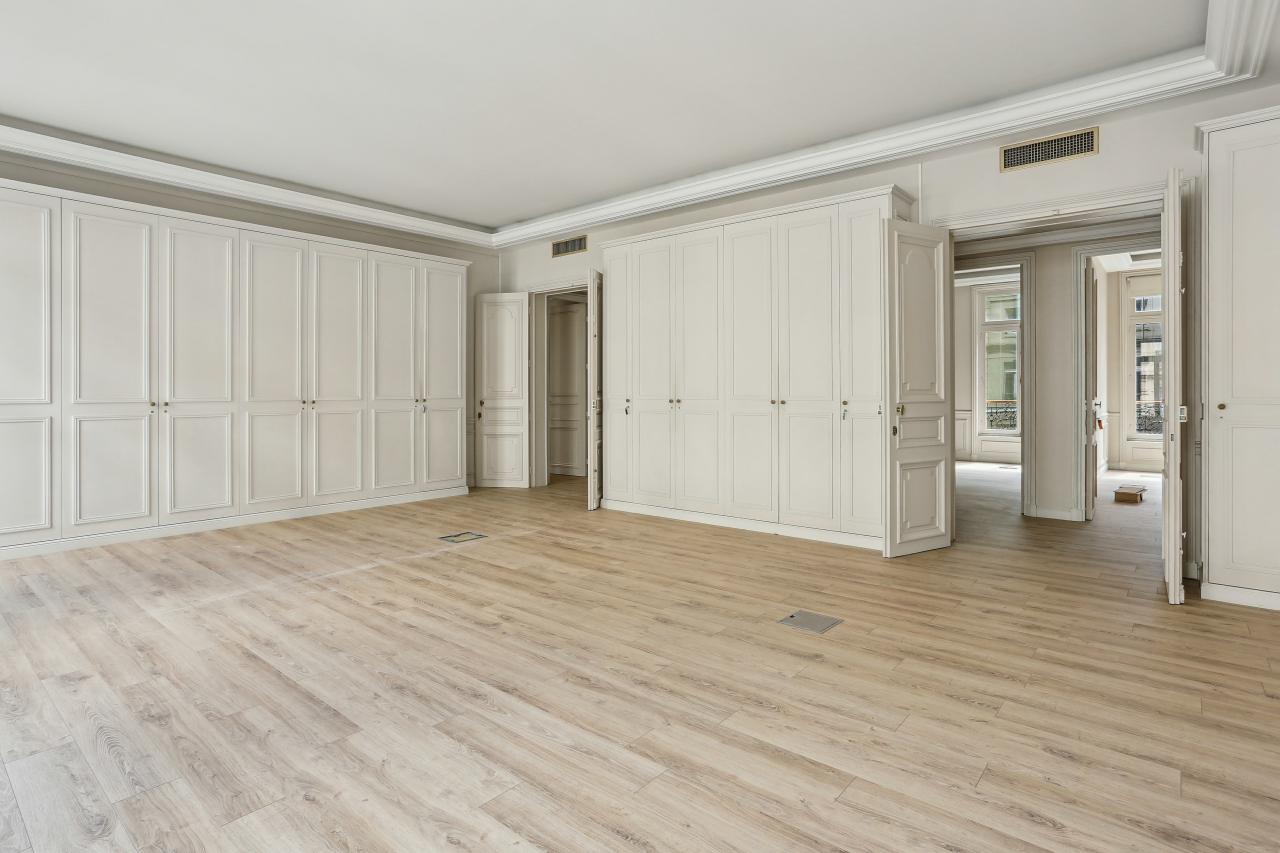 Bureau Paris 1953m² Location bureau Paris OLBUR2100820 15